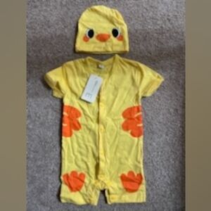 Infant duck outfit with cap